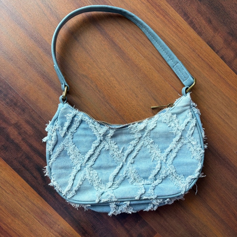 Light Wash Denim Shoulder Bag Distressed‎ Frayed Zipper Pouch Purse